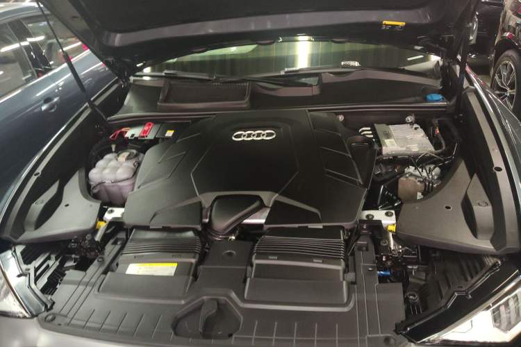Used Audi Q8 2019 55 TFSI Prestige Dynamic Edition Engine Bay