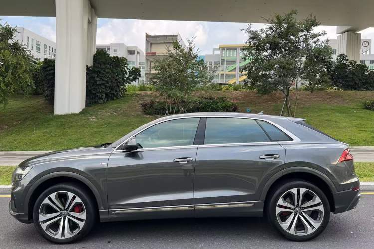 Used Audi Q8 2019 55 TFSI Ultimate Limited Edition Exterior 3