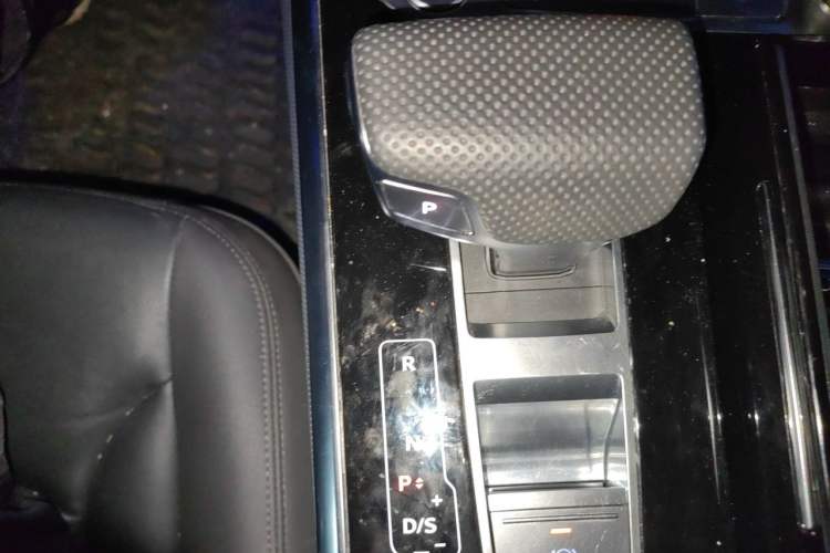 Used Audi Q8 2019 45 TFSI Luxury Prestige Edition Gear Lever