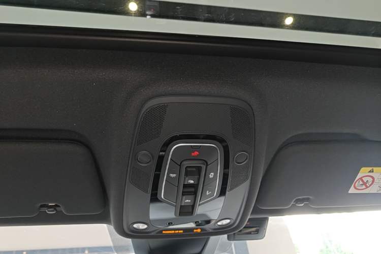 Used Audi Q8 2019 55 TFSI Prestige Dynamic Edition Headliner