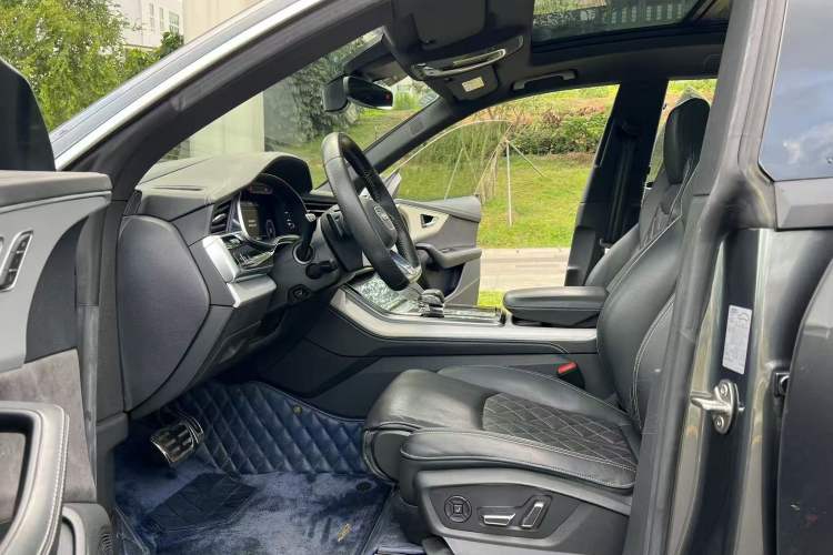 Used Audi Q8 2019 55 TFSI Ultimate Limited Edition Interior 4