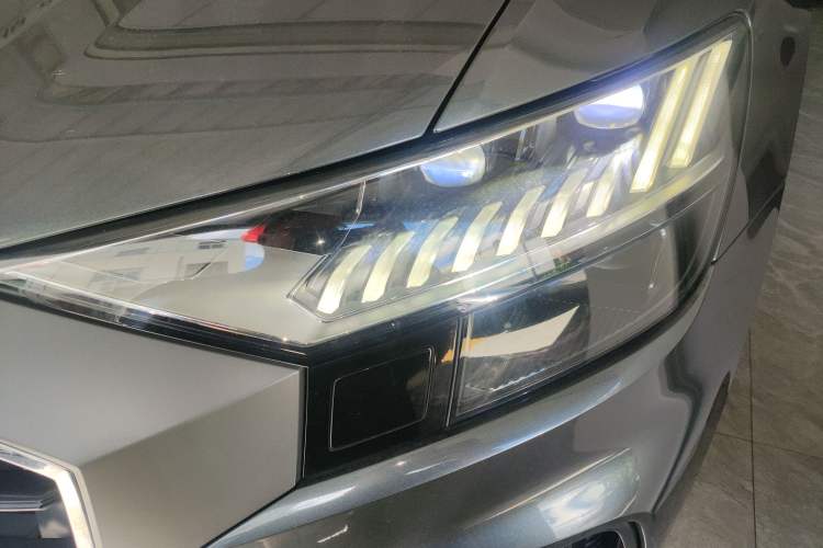 Used Audi Q8 2019 55 TFSI Ultimate Limited Edition Left Front Headlight