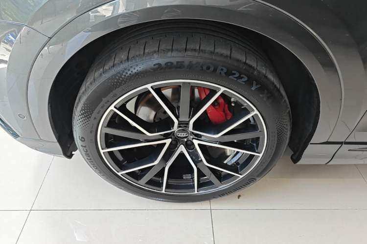 Used Audi Q8 2019 55 TFSI Prestige Dynamic Edition Left Front Wheel Hub