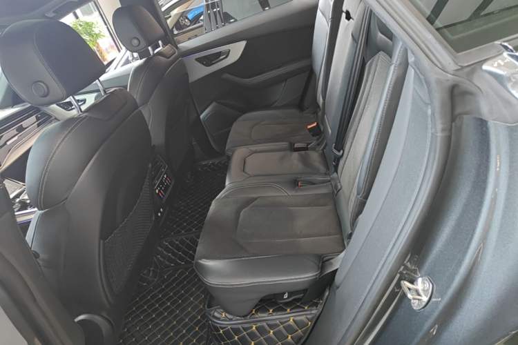 Used Audi Q8 2019 55 TFSI Prestige Dynamic Edition Left Rear Seat