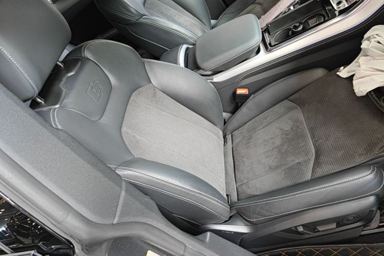 Used Audi Q8 2019 55 TFSI Prestige Dynamic Edition Right Front Seat