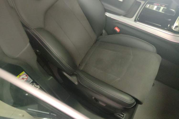 Used Audi Q8 2019 55 TFSI Prestige Dynamic Edition Right Front Seat