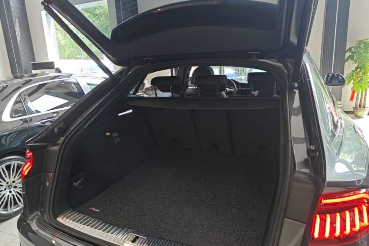 Used Audi Q8 2019 55 TFSI Prestige Dynamic Edition Trunk
