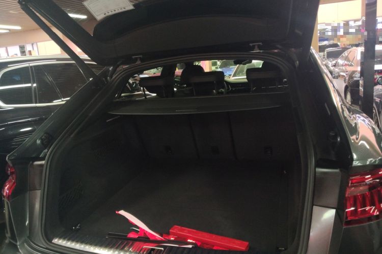 Used Audi Q8 2019 55 TFSI Prestige Dynamic Edition Trunk