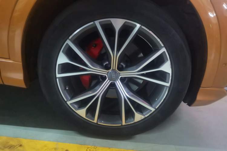 Used Audi Q8 2019 55 TFSI Prestige Dynamic Edition Right Front Wheel Hub