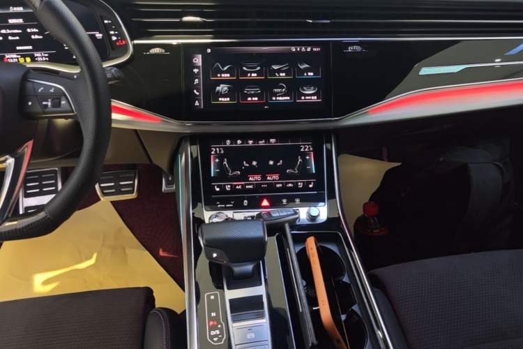 Used Audi Q8 2019 55 TFSI Prestige Dynamic Edition Audio And AC Panel
