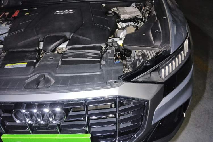 Used Audi Q8 2019 55 TFSI Prestige Dynamic Edition Engine Bay Left