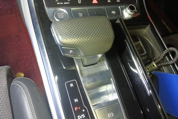 Used Audi Q8 2019 55 TFSI Prestige Dynamic Edition Gear Lever