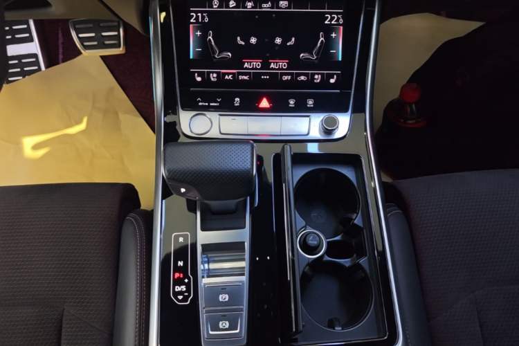 Used Audi Q8 2019 55 TFSI Prestige Dynamic Edition Gear Lever