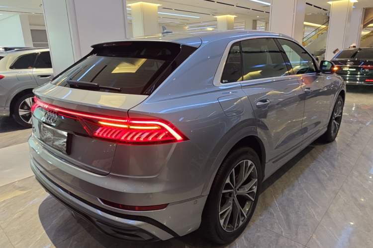 Used Audi Q8 2019 55 TFSI Prestige Dynamic Edition Rear Right 45 Deg