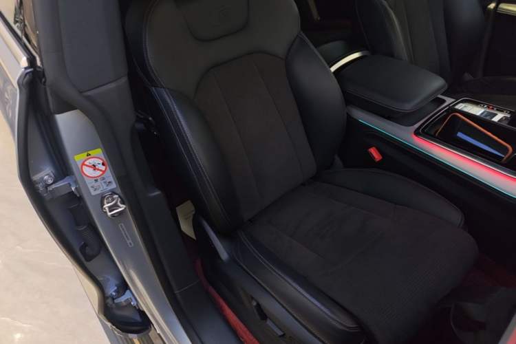 Used Audi Q8 2019 55 TFSI Prestige Dynamic Edition Right Front Seat