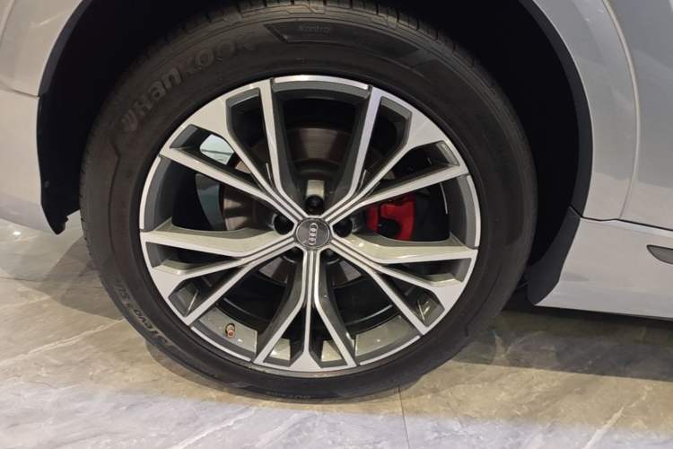 Used Audi Q8 2019 55 TFSI Prestige Dynamic Edition Right Rear Wheel Hub
