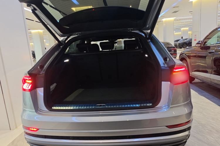 Used Audi Q8 2019 55 TFSI Prestige Dynamic Edition Trunk