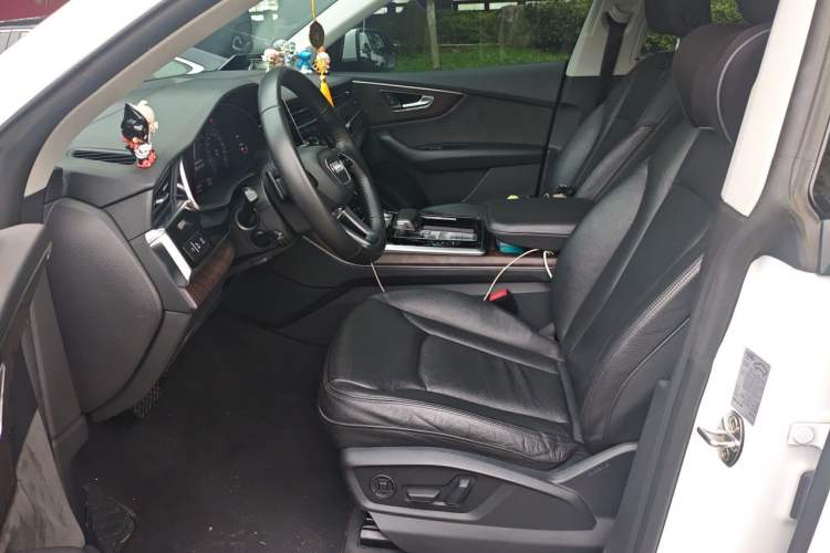 Used Audi Q8 2019 45 TFSI Prestige Dynamic Edition Driver Seat