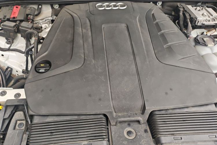 Used Audi Q8 2019 45 TFSI Prestige Dynamic Edition Engine Bay