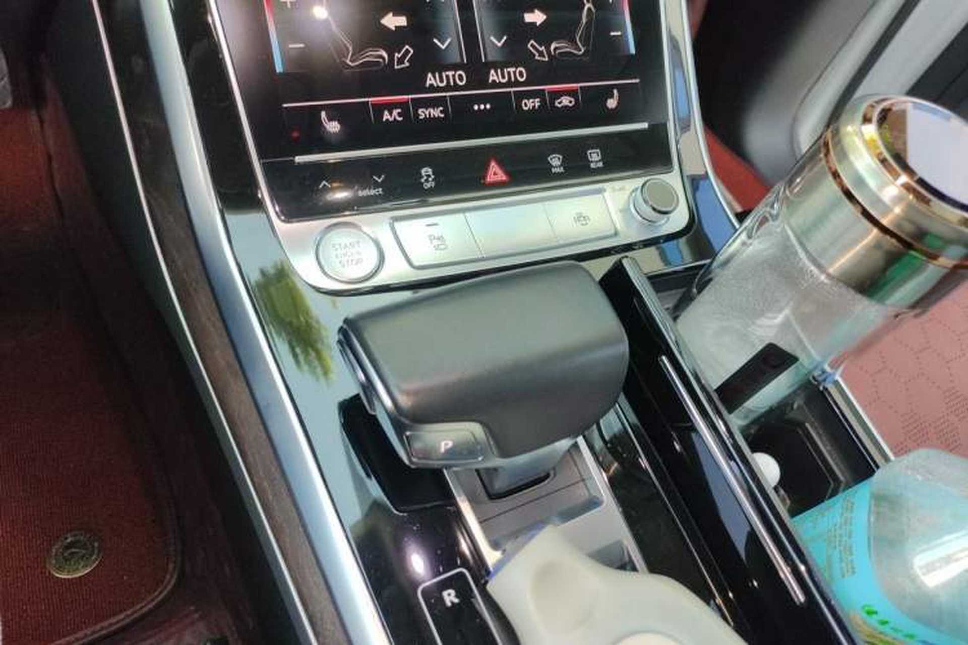 Used Audi Q8 2019 55 TFSI Luxury Dynamic Model Gear Lever