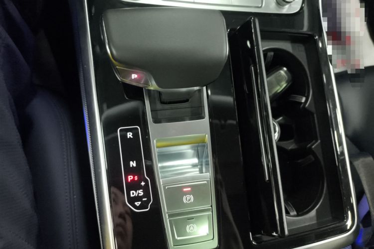 Used Audi Q8 2019 45 TFSI Luxury Prestige Edition Gear Lever