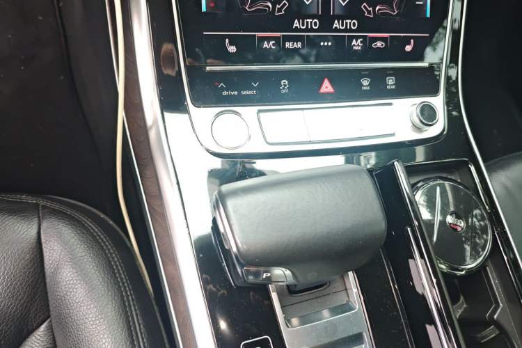 Used Audi Q8 2019 45 TFSI Prestige Dynamic Edition Gear Lever