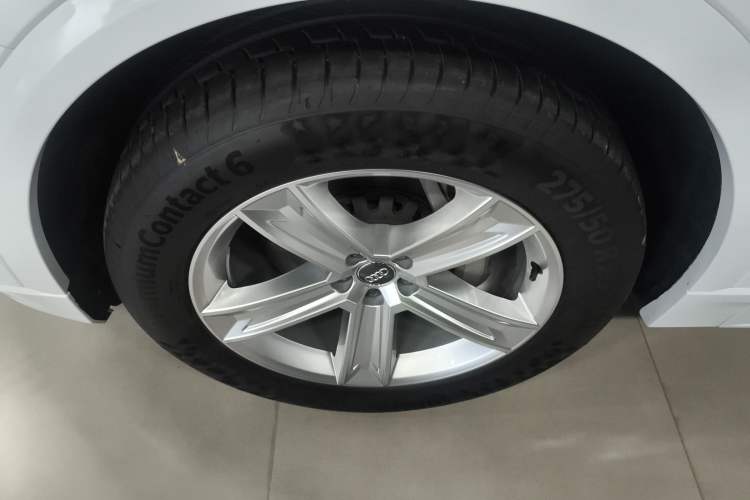 Used Audi Q8 2019 45 TFSI Luxury Prestige Edition Left Front Wheel Hub