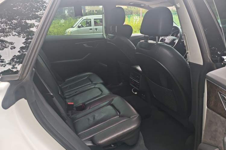 Used Audi Q8 2019 45 TFSI Prestige Dynamic Edition Left Rear Seat