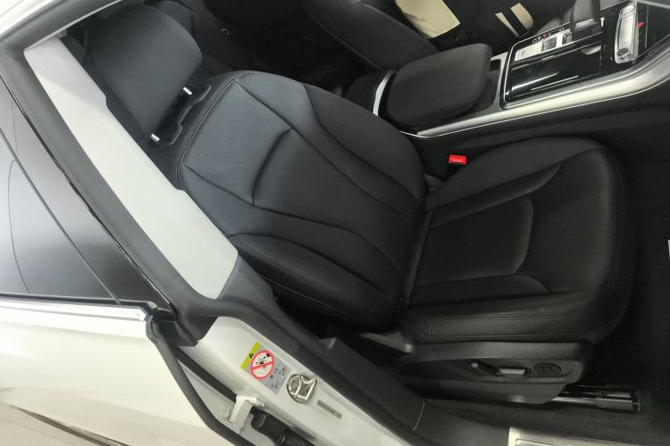 Used Audi Q8 2019 45 TFSI Luxury Prestige Edition Right Front Seat