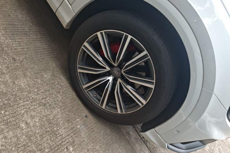 Used Audi Q8 2019 45 TFSI Prestige Dynamic Edition Right Front Wheel Hub