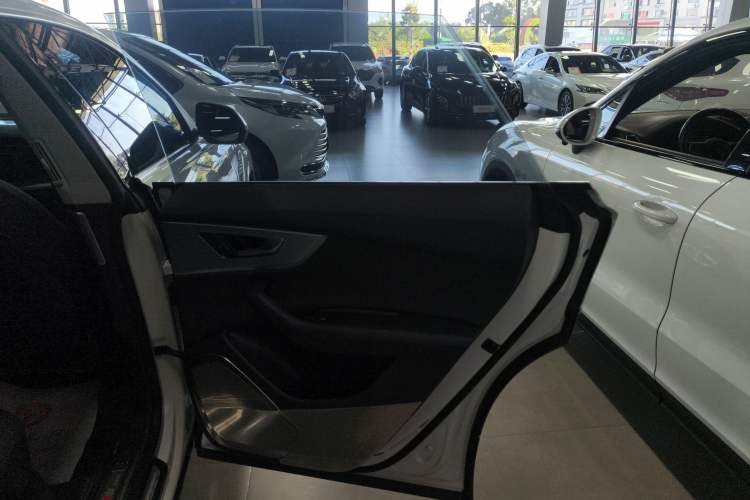 Used Audi Q8 2019 45 TFSI Luxury Prestige Edition Right Rear Door Interior