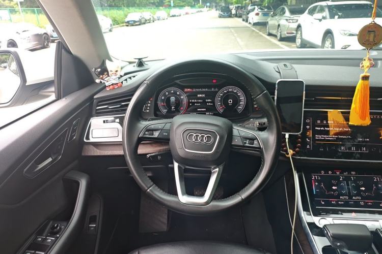 Used Audi Q8 2019 45 TFSI Prestige Dynamic Edition Steering Wheel