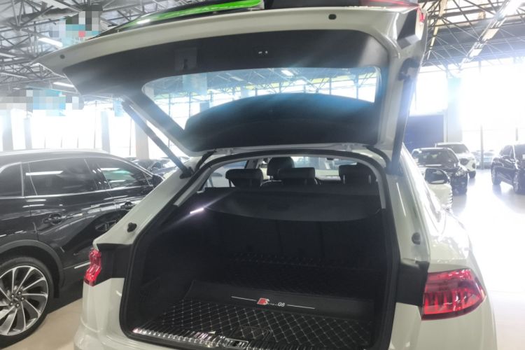 Used Audi Q8 2019 45 TFSI Luxury Prestige Edition Trunk