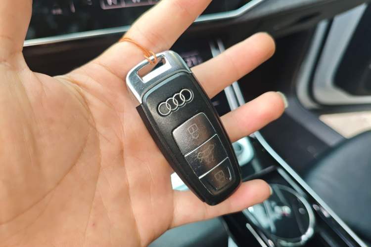 Used Audi Q8 2019 45 TFSI Prestige Dynamic Edition Vehicle Key