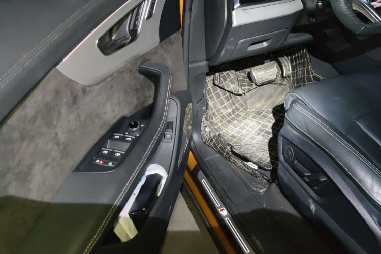 Used Audi Q8 2019 55 TFSI Prestige Dynamic Edition Driver Seat