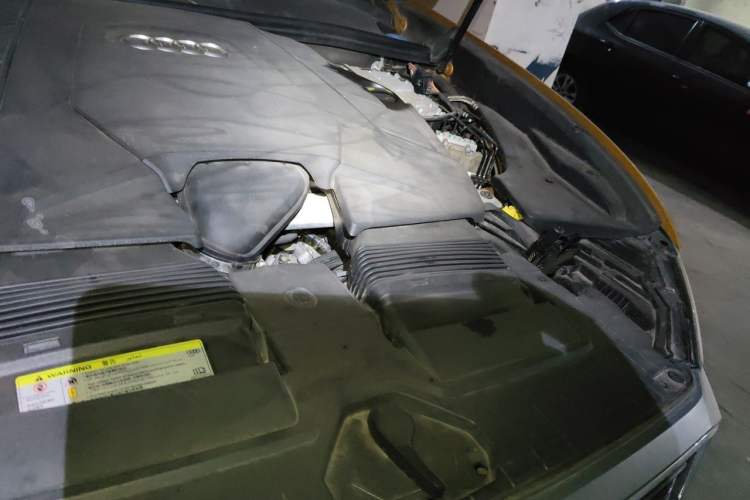 Used Audi Q8 2019 55 TFSI Prestige Dynamic Edition Engine Bay Left