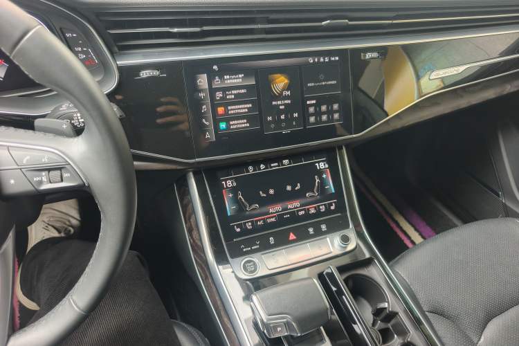 Used Audi Q8 2021 45 TFSI Prestige Dynamic Edition Audio And AC Panel