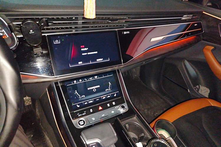 Used Audi Q8 2021 55 TFSI Luxury Dynamic Edition Audio And AC Panel