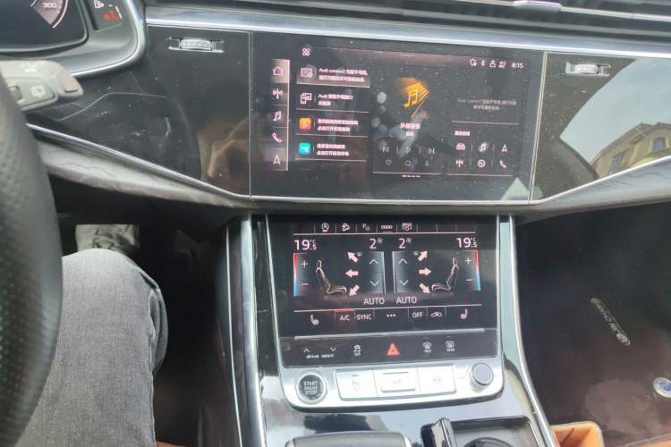 Used Audi Q8 2021 55 TFSI Luxury Dynamic Edition Audio And AC Panel
