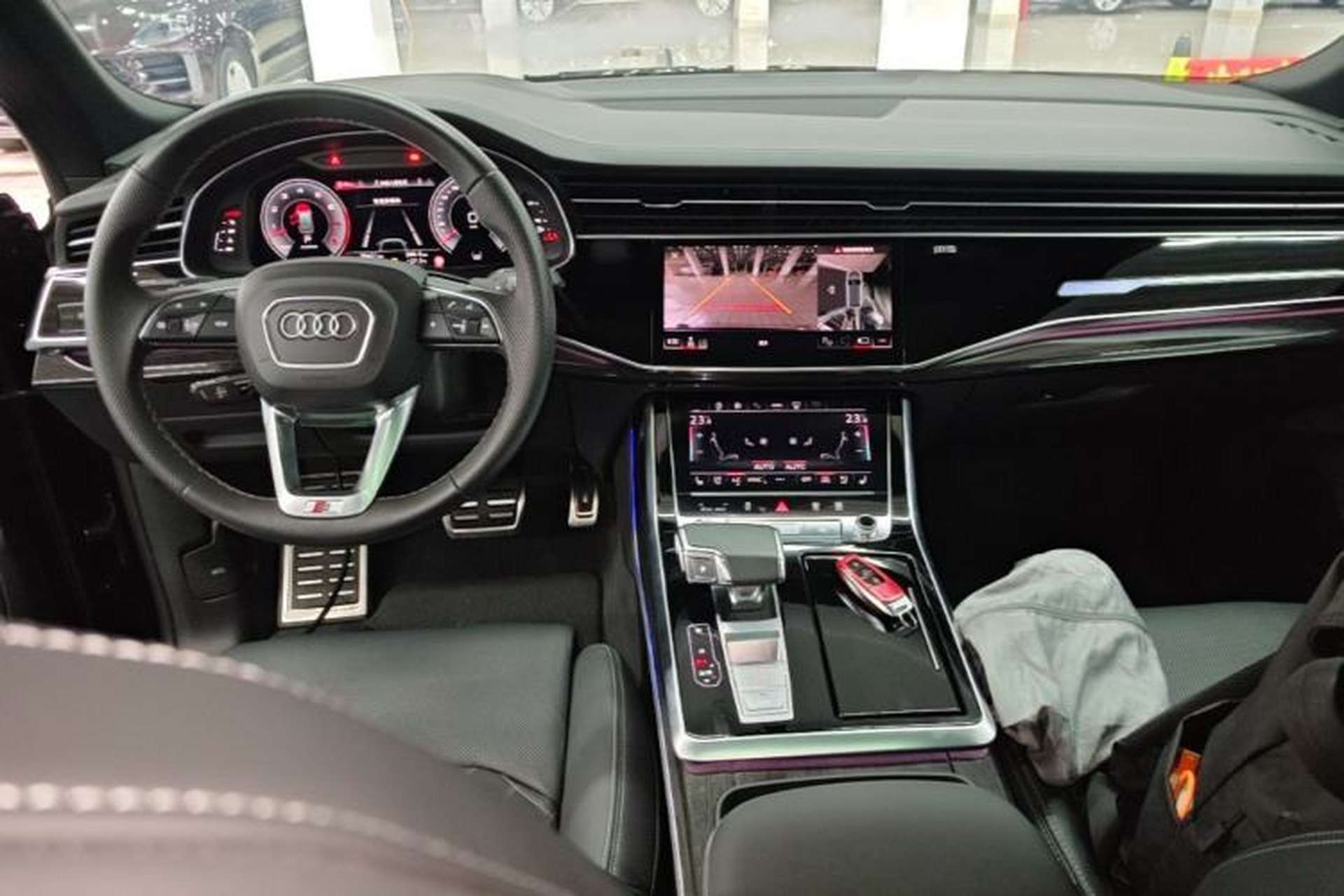 Used Audi Q8 2021 55 TFSI Prestige Dynamic Edition Center Console