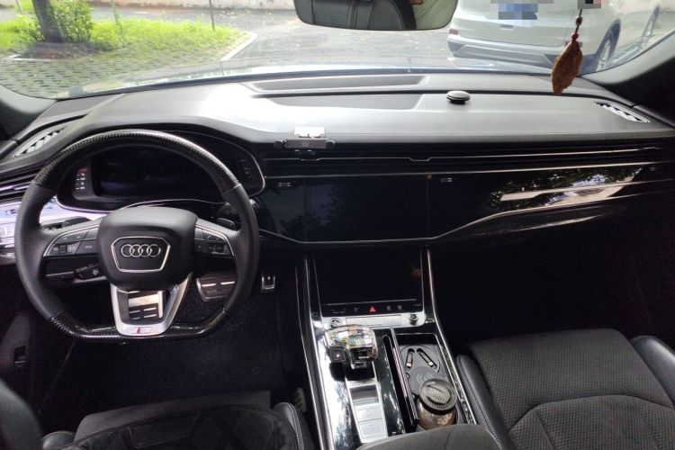 Used Audi Q8 2021 55 TFSI Prestige Dynamic Edition Center Console