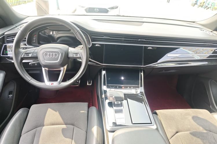 Used Audi Q8 2021 55 TFSI Prestige Dynamic Edition Center Console