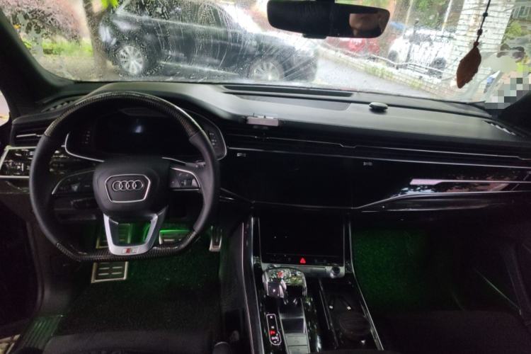 Used Audi Q8 2021 55 TFSI Prestige Dynamic Edition Center Console