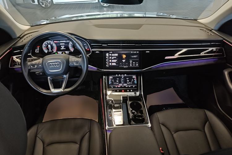 Used Audi Q8 2021 45 TFSI Luxury Prestige Edition Center Console