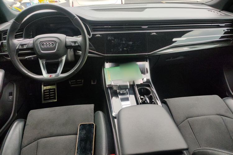 Used Audi Q8 2021 55 TFSI Prestige Dynamic Edition Center Console