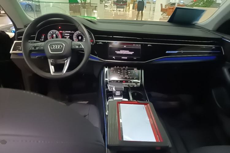 Used Audi Q8 2021 55 TFSI Luxury Dynamic Edition Center Console