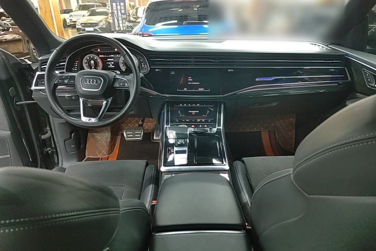 Used Audi Q8 2021 55 TFSI Prestige Dynamic Edition Center Console