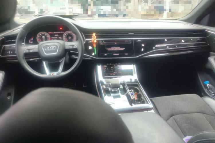 Used Audi Q8 2021 55 TFSI Prestige Dynamic Edition Center Console