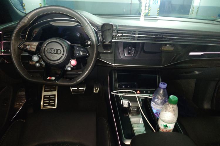 Used Audi Q8 2021 55 TFSI Prestige Dynamic Edition Center Console