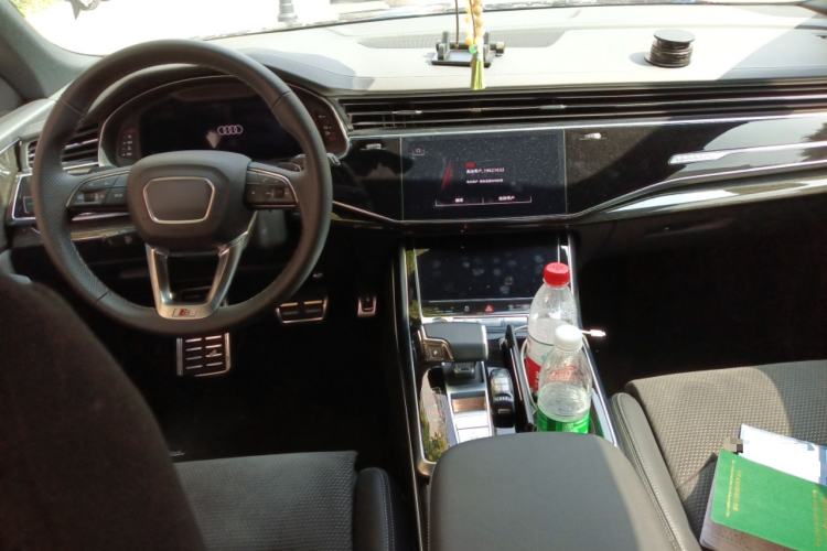 Used Audi Q8 2021 55 TFSI Prestige Dynamic Edition Center Console